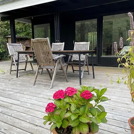 Dejligt Sommerhus I Anden Raekke Til Rabylille Сasa de vacaciones Stege