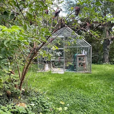 Dejligt Sommerhus I Anden Raekke Til Rabylille Сasa de vacaciones Stege