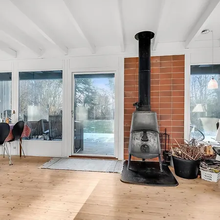Dejligt Sommerhus I Anden Raekke Til Rabylille Сasa de vacaciones *