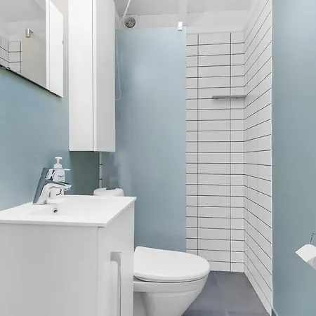 Dejligt Sommerhus I Anden Raekke Til Rabylille Stege